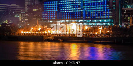 Londres, Royaume-Uni, le 4 septembre 2016. 120 mètres réplique de Londres est de brûler le 350e anniversaire du Grand Incendie de Londres. Credit : Veronika Gallova/Alamy Live News Banque D'Images