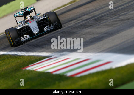 Monza, Italie. 06Th Sep 2016. Sport Automobile : Championnat du Monde de Formule 1 de la FIA 2016, Grand Prix d'Italie, # 44 Lewis Hamilton (GBR, Mercedes AMG Petronas Formula One Team), © dpa/Alamy Live News Banque D'Images