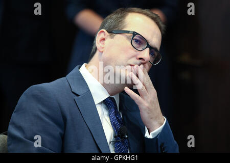 Westminster, London, UK. 05 Sep, 2016. Candidat à la direction du travail Owen Smith met en garde contre la Grande-Bretagne face à un avenir sombre si le travail ne parvient pas à retrouver la crédibilité. Il dévoile un document qui définit ce qu'une décennie de politiques conservatrices va signifier pour la Grande-Bretagne, y compris d'importantes compressions dans les services publics, la fragilisation de la NHS et diminuer les droits des travailleurs. Credit : Dinendra Haria/Alamy Live News Banque D'Images