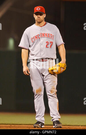 23 août, 2010 ; San Francisco, CA, USA ; Cincinnati Reds de troisième but SCOTT ROLEN (27) lors de la septième manche contre les Giants de San Francisco à AT&T Park. San Francisco a battu Cincinnati 11-2. Banque D'Images