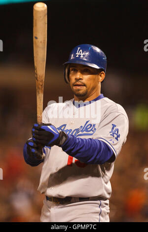 15 septembre, 2010 ; San Francisco, CA, USA ; los angeles dodgers l'arrêt-court rafael furcal (15) à la batte contre les Giants de San Francisco au cours de la sixième manche chez at&t park. san francisco los angeles défait 2-1. Banque D'Images