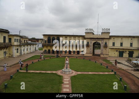 Belle fort Ramnagar aux couleurs de l'architecture détaillée incroyable à Varanasi ou bénarès sarnath près de l'Uttar Pradesh en Inde Banque D'Images