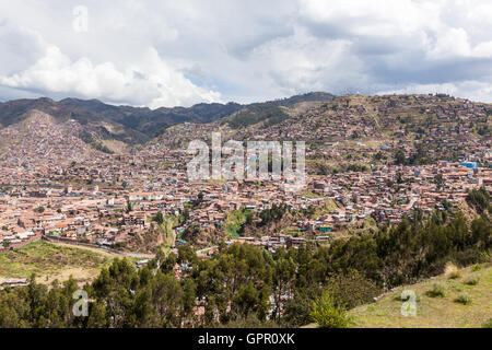 Cusco, Pérou - 14 mai : vue sur la ville de Cusco à partir de l'ancien site de Saqsaywaman. 14 mai 2016, Cusco au Pérou. Banque D'Images