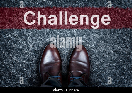 Message sur l'asphalte et des chaussures Banque D'Images