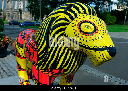 Lion coloré, une partie de la fierté de Paisley Renfrewshire au sentier d'art public de l'Ecosse Banque D'Images