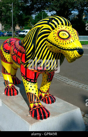 Lion coloré, une partie de la fierté de Paisley Renfrewshire au sentier d'art public de l'Ecosse Banque D'Images