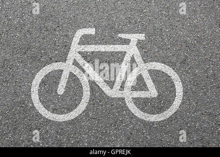 Piste cyclable voie voie de la route vélo cycle city transport Banque D'Images