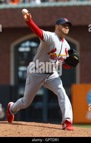 8 avril 2011, San Francisco, CA, USA ; Saint Louis Cardinals le lanceur partant Jake Westbrook (35) emplacements contre les Giants de San Francisco au cours de la sixième manche chez AT&T Park. Banque D'Images