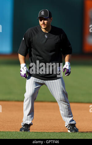 6 mai, 2011 ; San Francisco, CA, USA, Colorado Rockies catcher Chris Iannetta (20) au cours de la pratique au bâton avant le match contre les Giants de San Francisco à AT&T Park. San Francisco Californie défait 4-3. Banque D'Images
