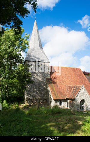 L'église de St Michel et tous les anges dans le village de Berwick, East Sussex, England, UK Banque D'Images