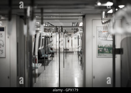 L'intérieur d'un train MRT à Taipei, Taiwan. Banque D'Images