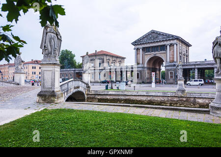 Padoue, Italie - 5 août 2016 : La Piazza de Prato della Valle, Padova, Italie. Banque D'Images