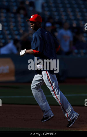 7 juin 2011, San Francisco, CA, USA, WASHINGTON nationals champ centre roger bernadina (2) se réchauffe avant le match contre les Giants de San Francisco à at&t park. Washington san francisco défait 2-1. Banque D'Images