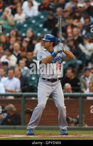 18 juillet 2011 ; San Francisco, CA, États-Unis ; Andre Ethier (16 ans), le rival des Dodgers de Los Angeles, à la batte contre les Giants de San Francisco lors de la première manche à AT&T Park. San Francisco a battu Los Angeles 5-0. Banque D'Images