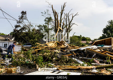 Kokomo - 24 août 2016 : Plusieurs tornades EF3 a touché le sol dans un quartier résidentiel, causant de lourds dommages 37 Banque D'Images