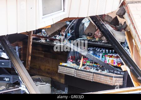 Kokomo - 24 août 2016 : Plusieurs tornades EF3 a touché le sol, l'un des qui a détruit un Starbucks local 9 Banque D'Images