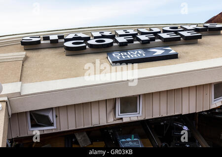 Kokomo - 24 août 2016 : Plusieurs tornades EF3 a touché le sol, l'un des qui a détruit un Starbucks local 11 Banque D'Images