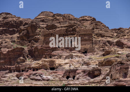 Mu'aisireh tombes. La grotte tombeaux de Petra, Jordanie Banque D'Images