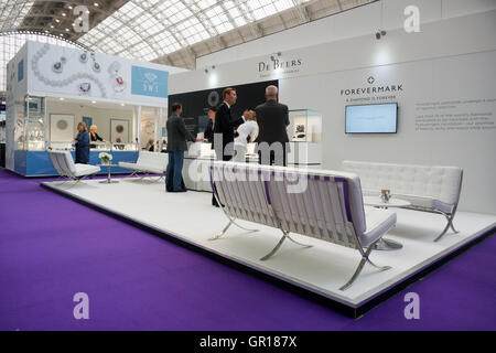 Londres, Royaume-Uni. 12Th Mar, 2016. Exposition internationale de décrochage à bijoux à Kensington Olympia, Londres, Royaume-Uni. Voir Li/Photo crédit : Capital Voir Li/Alamy Live News Banque D'Images