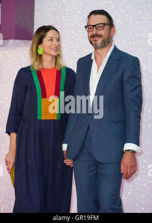 Londres, Royaume-Uni. 5 Septembre, 2016. Sienna Guillory et Enzo Cilenti arrivent pour la première mondiale de 'Bridget Jones's Baby' à l'Odeon Leicester Square le 5 septembre 2016 à Londres, en Angleterre. Crédit : Gary Mitchell/Alamy Live News Banque D'Images