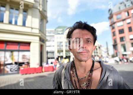 Berlin, Allemagne. 2e, 2016 Sep. L'acteur David Bennent, photographié à Berlin, Allemagne, 2 septembre 2016. David Bennent avait 12 ans lorsqu'il a joué le rôle principal dans le film oscarisé adaptation de Günter Grass' bestseller Die Blechtrommel (le tambour). PHOTO : KLAUS-DIETMAR GABBERT/DPA/Alamy Live News Banque D'Images