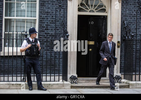 Londres, Royaume-Uni. Sep 6, 2016. Gavin Williamson, whip en chef, feuilles 10, Downing Street, à la suite d'une réunion du Cabinet. Credit : Mark Kerrison/Alamy Live News Banque D'Images