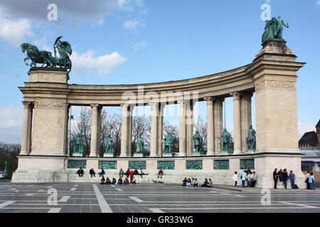 La place des héros à Budapest, Hongrie Banque D'Images