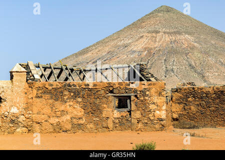 Bâtiment abandonné près de Casa de los Coroneles, La Oliva, situé dans la partie nord de l'île de Fuerteventura Banque D'Images