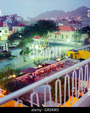 La vue depuis le balcon de la chambre n°216 à l'hôtel Porto Grande, Mindelo Sao Vincente. Banque D'Images