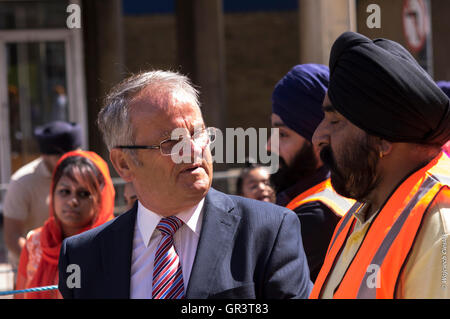 Doncaster la politique locale en célébration du Vaisakhi Banque D'Images