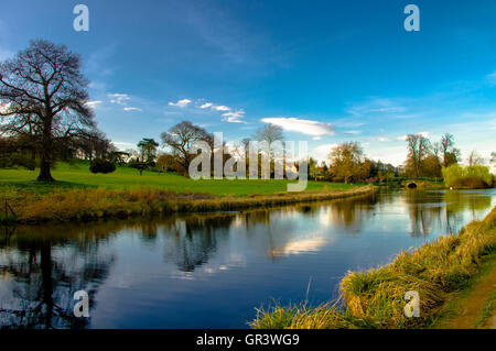 Cusworth Park Pond - panorama park Banque D'Images