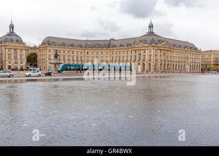 Place de la Bourse (1745-1747, conçu par Jacques-Ange Gabriel), Bordeaux, France Banque D'Images