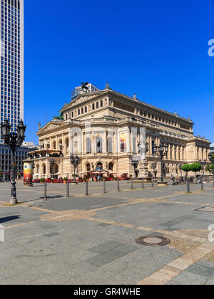 L'Alte Oper de Francfort, l'ancienne salle de concert Opéra opéra ancien sur Opernplatz Square, du quartier des banques, Francfort Banque D'Images