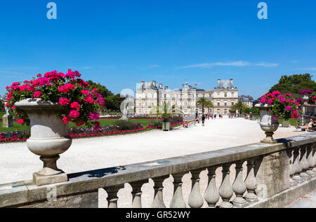 Le Palais du Luxembourg (Palais du Luxembourg), Jardin du Luxembourg (le jardin du Luxembourg), Paris, France Banque D'Images