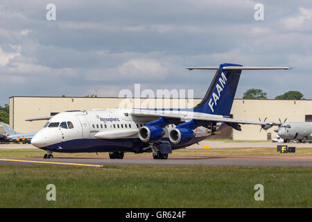 Installation pour les mesures atmosphériques (FAAM) British Aerospace BAe-146-301ARA atmospheric research aircraft G-LUXE. Banque D'Images