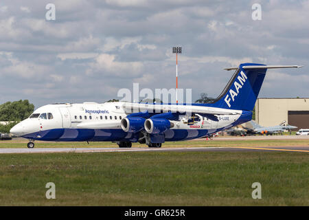 Installation pour les mesures atmosphériques (FAAM) British Aerospace BAe-146-301ARA atmospheric research aircraft G-LUXE. Banque D'Images