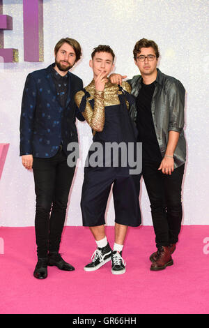 Emre turkmène, Olly Alexander et Mikey Goldsworthy de Ans et ans assister à la première mondiale de Bridget Jones's Baby à l'odéon cinéma, Leicester Square, Londres. ASSOCIATION DE PRESSE Photo. Photo date : lundi 5 septembre 2016. Crédit photo doit se lire : Matt Crossick/PA Wire. Banque D'Images