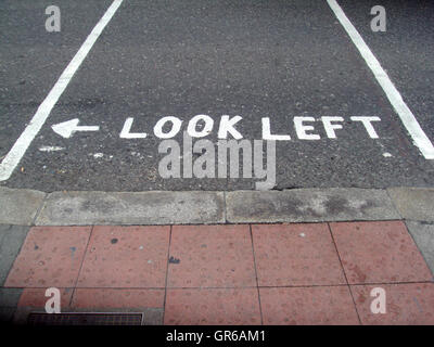 Mise en garde sur une Street à Dublin, Irlande Banque D'Images