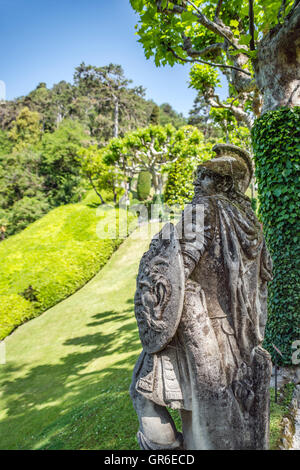 La sculpture dans le jardin de la Villa Balbianello, Lenno au Lac de Côme, Lombardie, Italie Banque D'Images