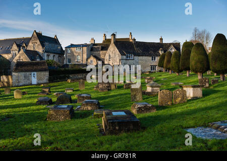 Cotswold stone cottages dans le village de Painswick, Gloucestershire, Royaume-Uni Banque D'Images