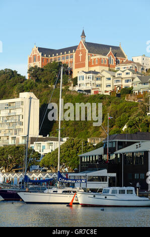 Boat Harbour, le monastère de Saint Gérard et maisons, Oriental Bay, Wellington, Île du Nord, en Nouvelle-Zélande. Banque D'Images