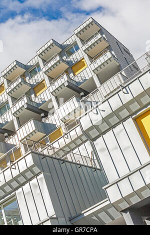 En plus des hôtels chic modeler l'image de Saint Moritz Bâtiments commerciaux modernes et maisons de vacances Banque D'Images