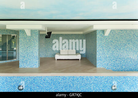 Villa, piscine intérieure, piscine vide Banque D'Images