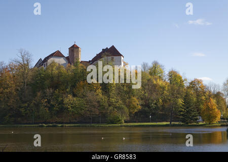 En automne le château de Bad Iburg, Osnabruecker Pays, Basse-Saxe, Allemagne Banque D'Images