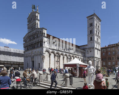 Lucca, l'Église San Michele in Foro, Piazza San Michele, Toscane, Italie Banque D'Images