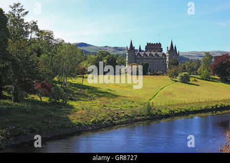 L'Écosse, château de Inveraray, place dans l'autorité unitaire Argyll et Bute, est situé sur la rive du Loch Fyne d'admission Banque D'Images