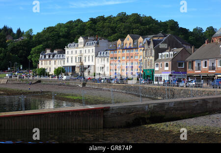 L'Écosse, la ville d'Oban, regardez les maisons dans le secteur riverain Banque D'Images