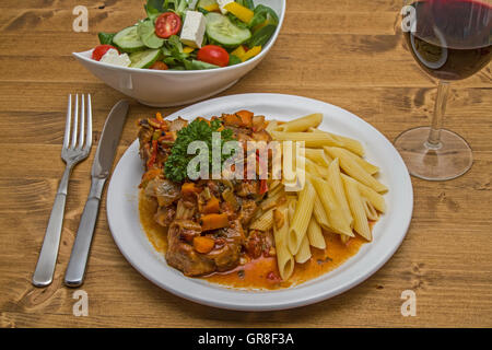 Ossobuco est un ragoût traditionnel de l'Italie Banque D'Images