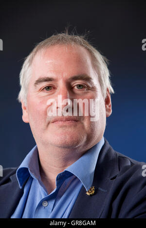 Chris Riddell, l'illustratrice et écrivain britannique à l'occasion de livres pour enfants et d'un caricaturiste pour l'observateur, à l'Edinburgh International Book Festival. Edimbourg, Ecosse. 27 août 2016 Banque D'Images