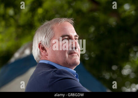 Chris Riddell, l'illustratrice et écrivain britannique à l'occasion de livres pour enfants et d'un caricaturiste pour l'observateur, à l'Edinburgh International Book Festival. Edimbourg, Ecosse. 27 août 2016 Banque D'Images